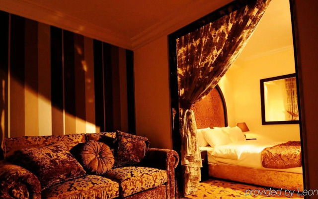 QHotel
