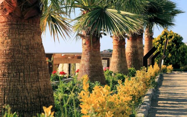 Ceshme Plus Hotel Чешме вид на фасад