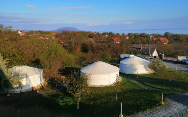 Jurta Hotel Balatongyörök