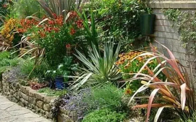 Gate House Bed  Breakfast
