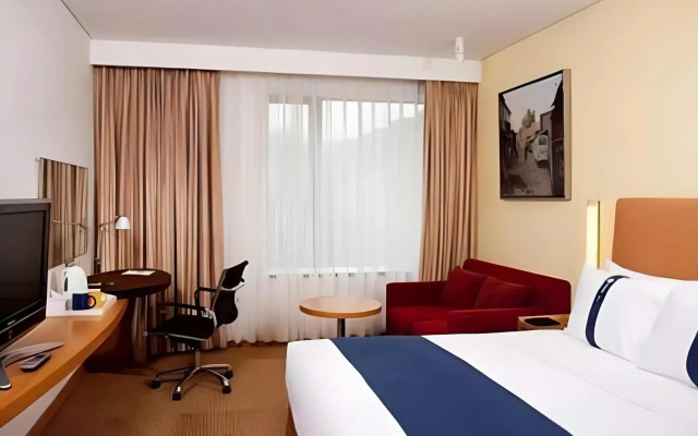 Arya Sheraton