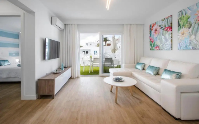 Flower Beach Suite 1