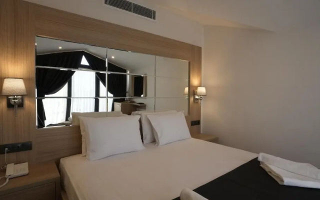 Alesta Seaside Residence