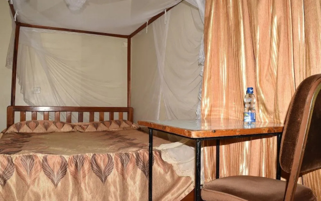 Ibis Hotel 2000 Karatina