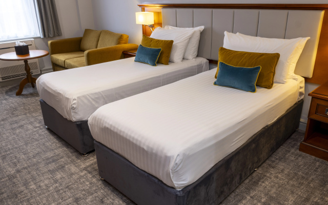 Crowne Plaza East Midlands Airport by IHG
