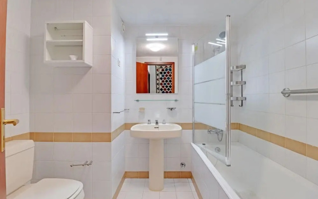 Faro Classic Apartment By Homing 