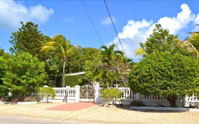 Aruba Tropical Garden Home in Palm Beach, Aruba from 344$, photos, reviews - zenhotels.com
