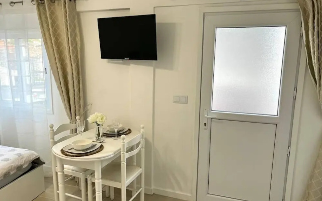 Modern Minimalist Studio With Essential Comfort