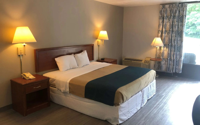 Howard Johnson Inn and Suites Springfield