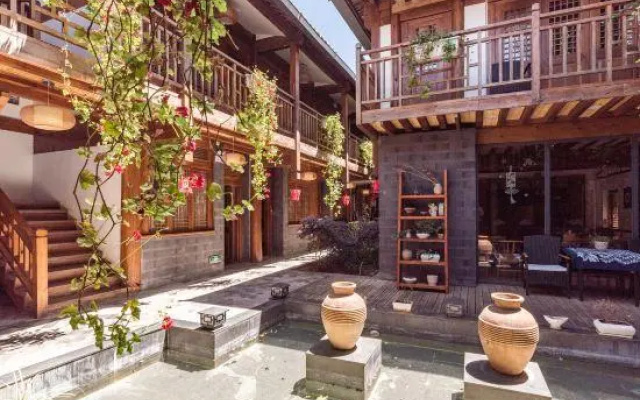 Tutu Manyunju Boutique Inn