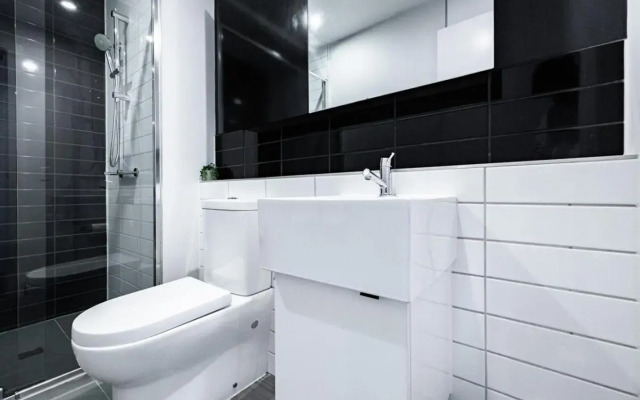 Bright 1BR1BA in MEL CBD+Balcony +wifi