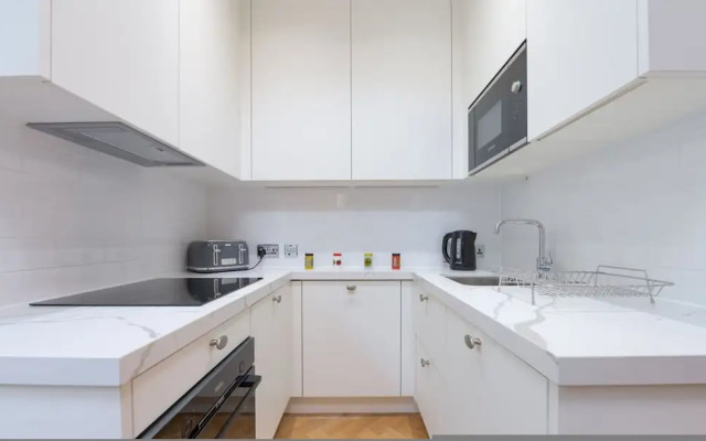 Beautiful Hampstead Home RH6