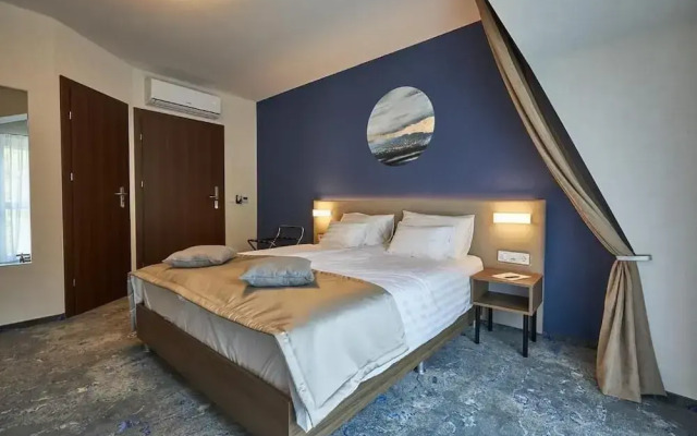 Crystal Hotel
