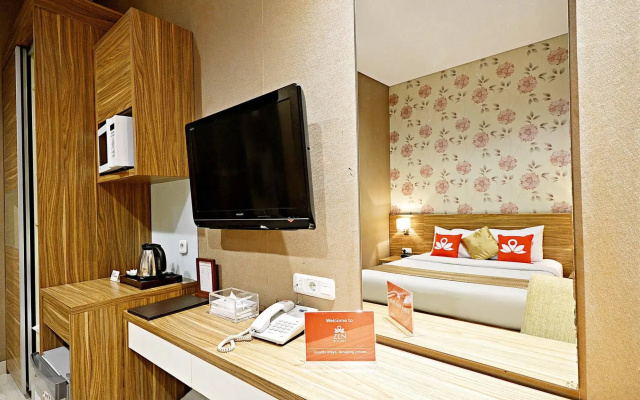 ZEN Rooms Kuningan Tiong