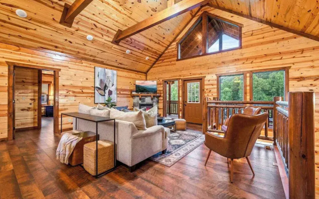 Smokeys Paradise by Avantstay Sleeps 22 + Pool