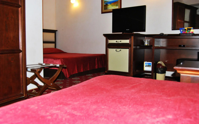 Hotel Megalos