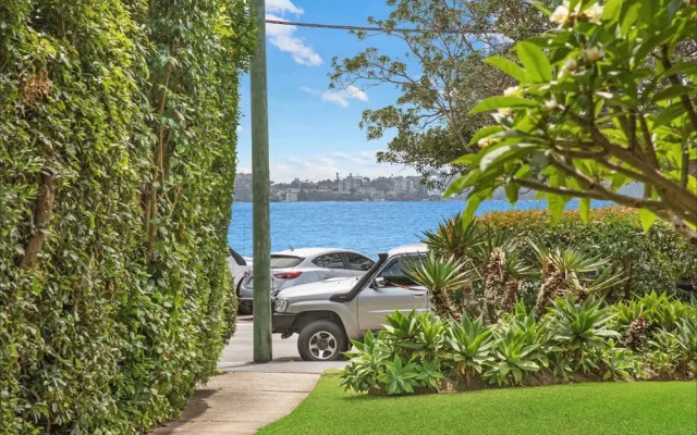 Chic 1-bed Apartment by Balmoral Beach