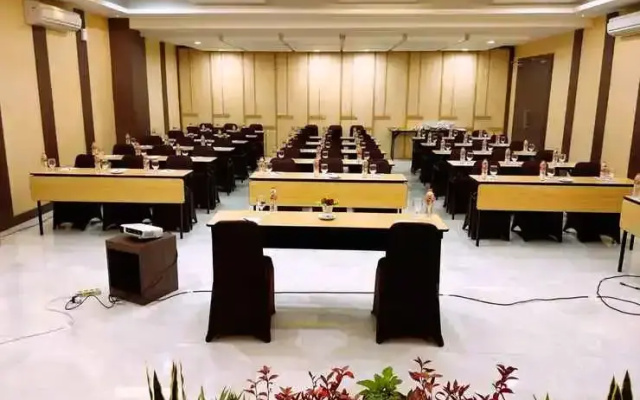 Hotel Fovere Kuala Kapuas by Conary