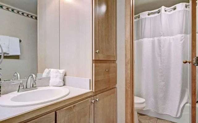 Vs440h Village Square Hotel Room