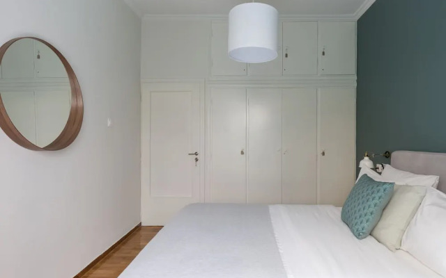 UPSTREET Sleek Flat in Central Syntagma