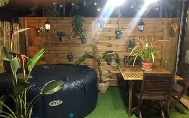 Dépendance de 30m² dans maison avec entrée privée