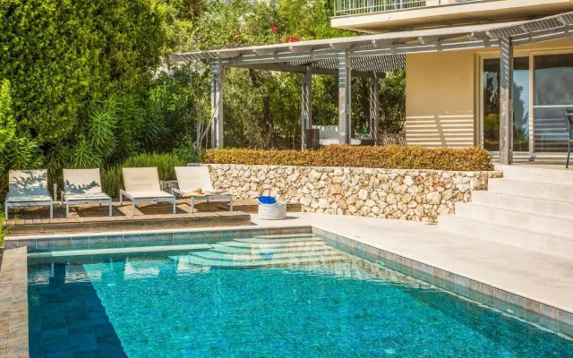 Kaminia Beach Villa