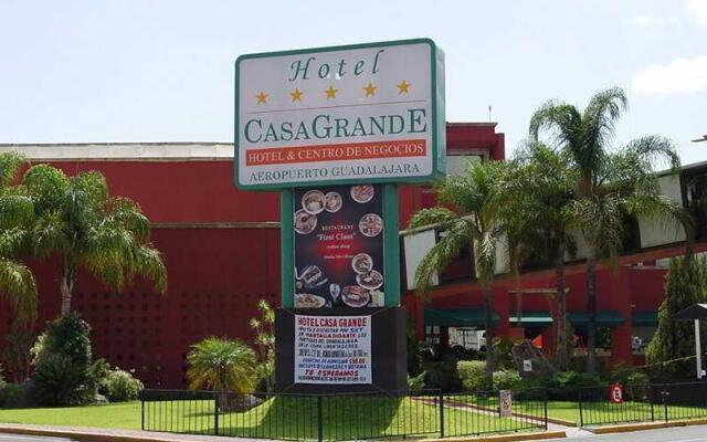 Отель Casa Grande Aeropuerto Hotel & Centro de Negocios Мексика, Гвадалахара - отзывы, цены и фото номеров - забронировать отель Casa Grande Aeropuerto Hotel & Centro de Negocios онлайн вид на фасад