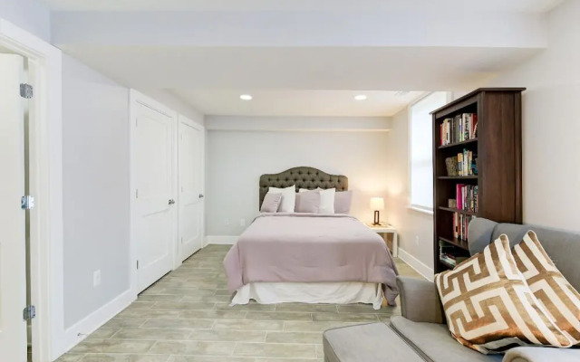 The Magnolia - Modern - 2BD / 2bth - Luxury Bedding