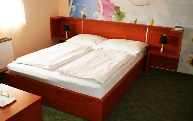 Europa Hotel És Étterem