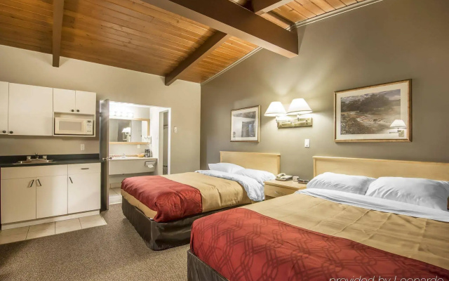 Econo Lodge Golden
