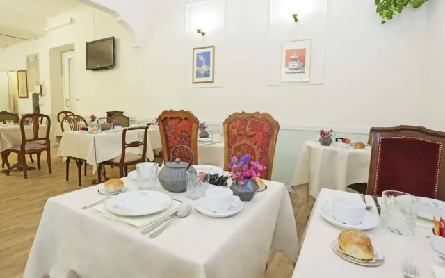 Angel Hotel