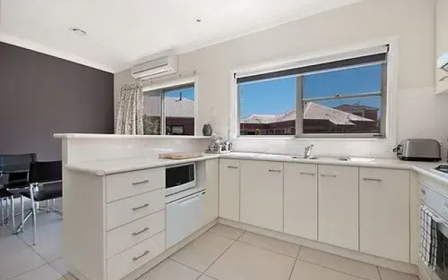 Hamilton Standard Apartment