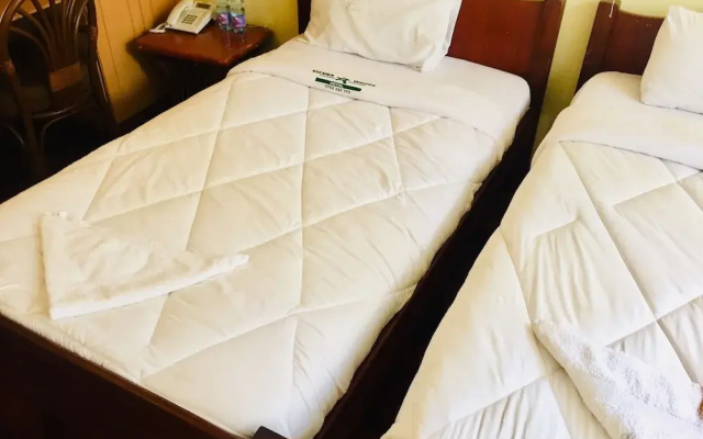 Vienna Woods Holiday Inn Limited