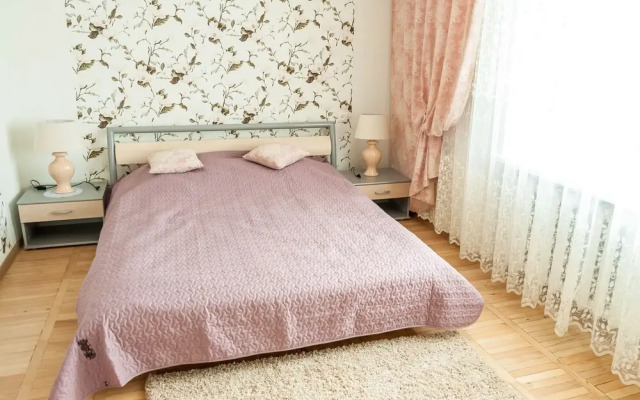 Apartment on Lesi Ukrainky Blvd