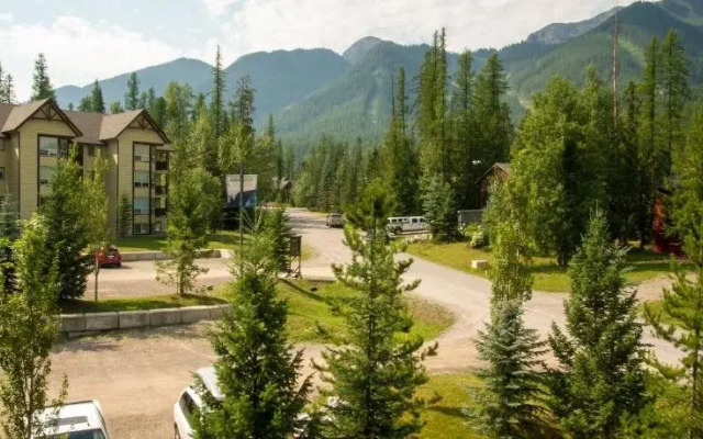 Timberline Lodges by Fernie Lodging Company