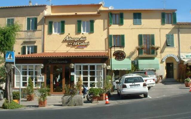 Отель Albergo Dei 10 Colori Проччио вид на фасад