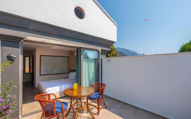 Mellis Beach Hotel