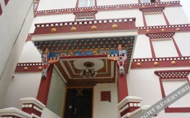 Xueyuqing Tibetan Theme Inn