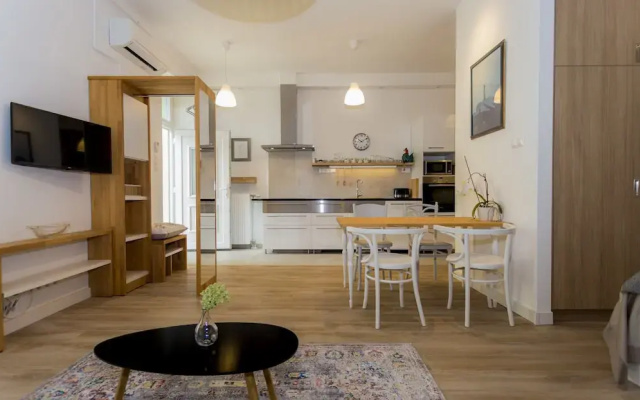 Laksa Apartments