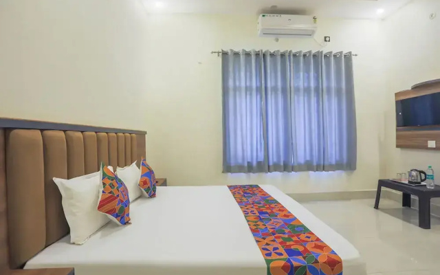 Fabhotel Downtown Residency
