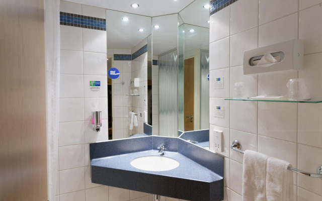 Holiday Inn Express Portsmouth - Gunwharf Quays by IHG