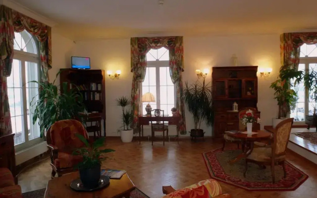 Central Continental Hotel