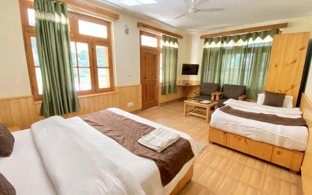 Hotel Purnima - A Riverside Hotel in Kasol