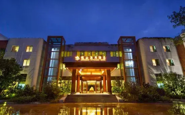 Longshan Hot Spring Hotel