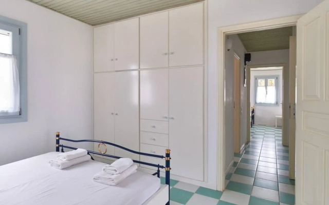 Santa Maria Villa in Paros