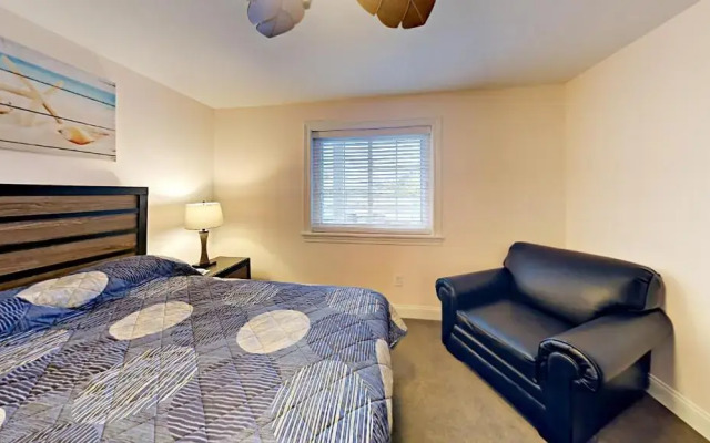 Put-in-Bay Waterfront Condo #105