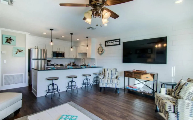 8 A, One Bedroom Condo