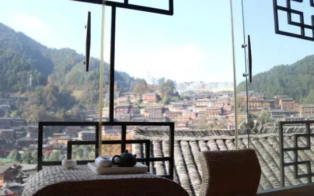 Xijiang Wutong Yaju Inn