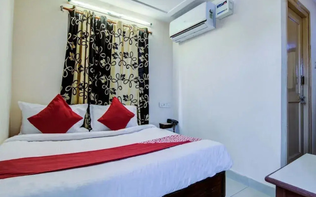 OYO 13321 Hotel Lakshmi Paradise