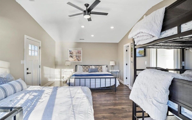 The Kelley's Lakefront Escape Loto